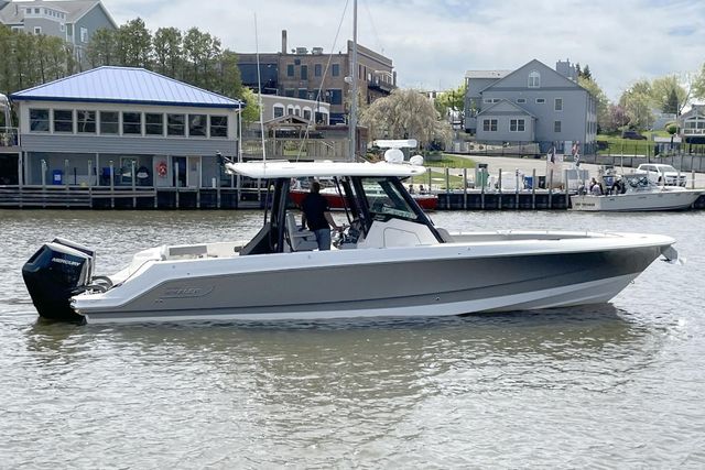 2025 Boston Whaler 360 Outrage
