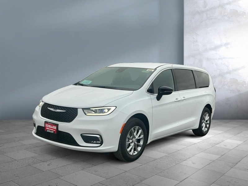 2026 Chrysler Pacifica — front three-quarter view