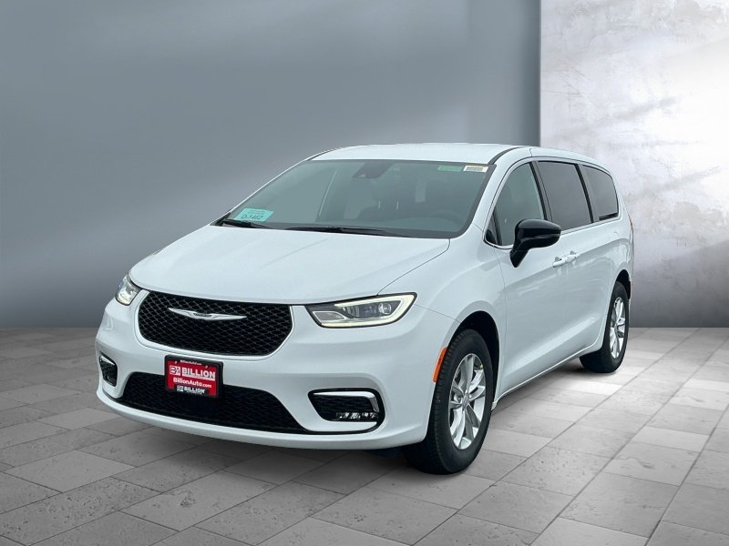 2026 Chrysler Pacifica — front three-quarter view