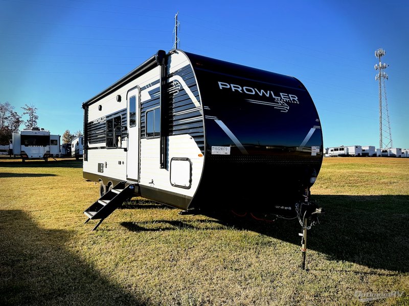 2026 Heartland Prowler — front three-quarter view