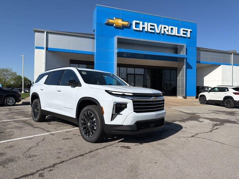 2026 Chevrolet Traverse 1LB56 — front three-quarter view