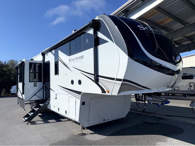 2026 Grand Solitude — front three-quarter view