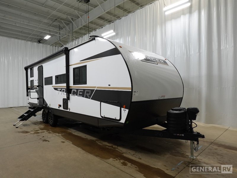 2025 Prime Time RV Tracer — front three-quarter view
