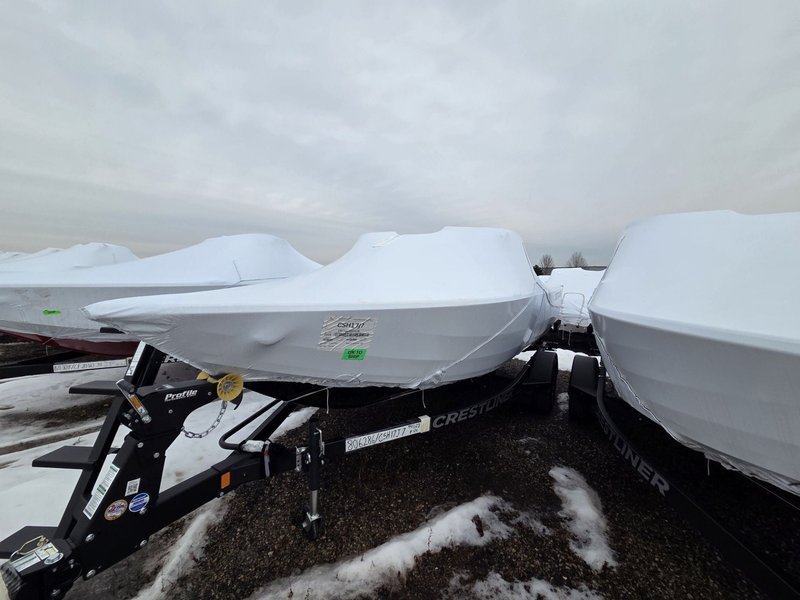 2026 Crestliner 1750 SUPER HAWK — front three-quarter view