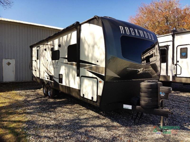 2025 Forest River Rockwood Ultra Lite — front three-quarter view
