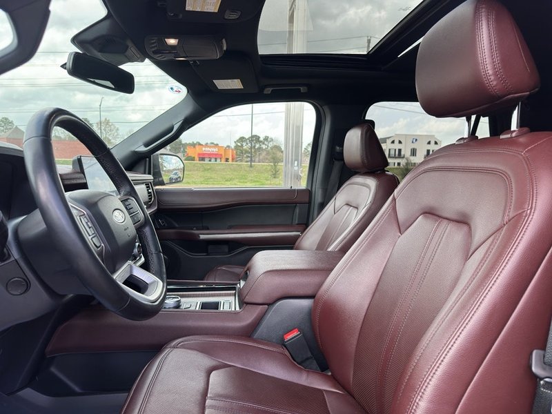 2024 Ford Expedition U1K — front three-quarter view
