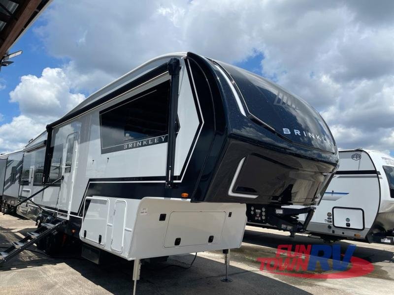 2026 Brinkley Model Z — front three-quarter view