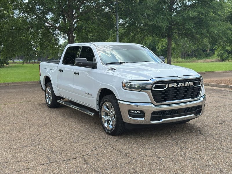 2025 RAM 1500 DT6H98 — front three-quarter view