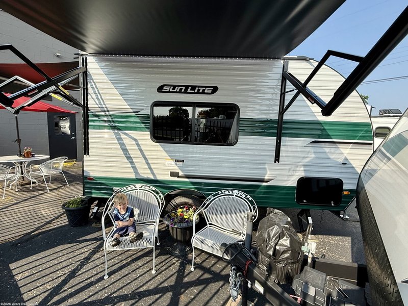 2025 Sunset Park RV Sun Lite — front three-quarter view