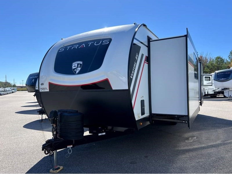 2026 VENTURE RV STRATUS — front three-quarter view