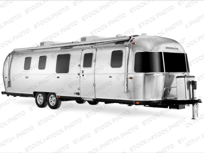 2026 Airstream Classic — front three-quarter view