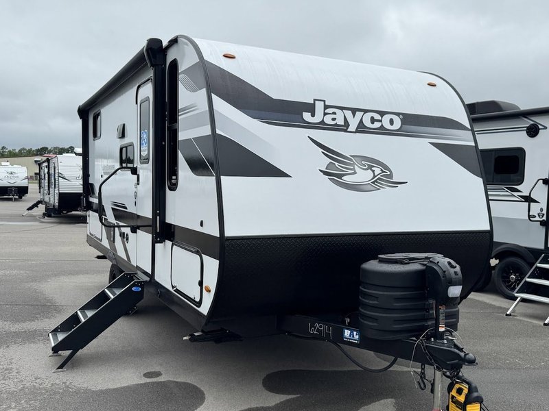 2026 Jayco Jay Feather Air — front three-quarter view