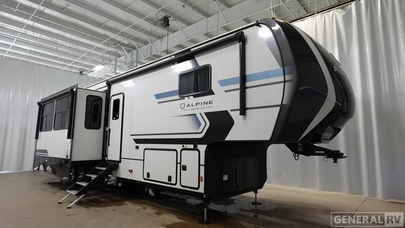2026 Keystone Alpine Avalanche Edition — front three-quarter view