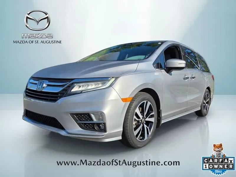 2019 Honda Odyssey Elite — front three-quarter view