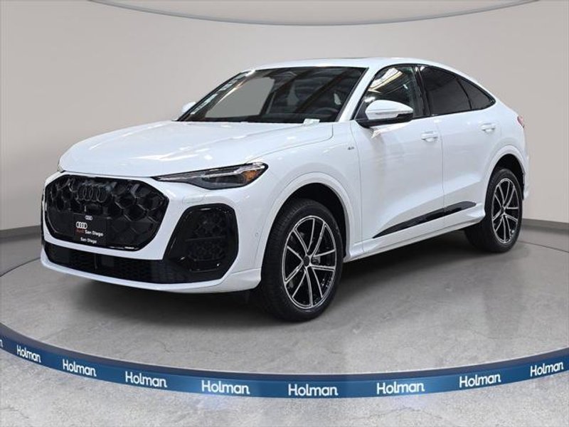 2026 Audi Q5 Premium Plus TFSI quattro S tronic — front three-quarter view