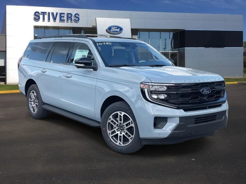 2025 Ford Expedition Active MAX in Glacier Gray Metallic Tri-Coat — front three-quarter view