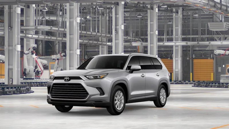 2026 Toyota Grand Highlander Hybrid XLE — front three-quarter view