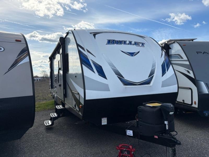 2018 Keystone Bullet — front three-quarter view