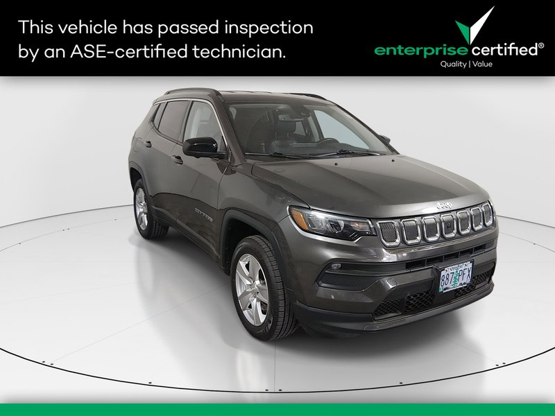2022 Jeep Compass Latitude 4x4 — front three-quarter view