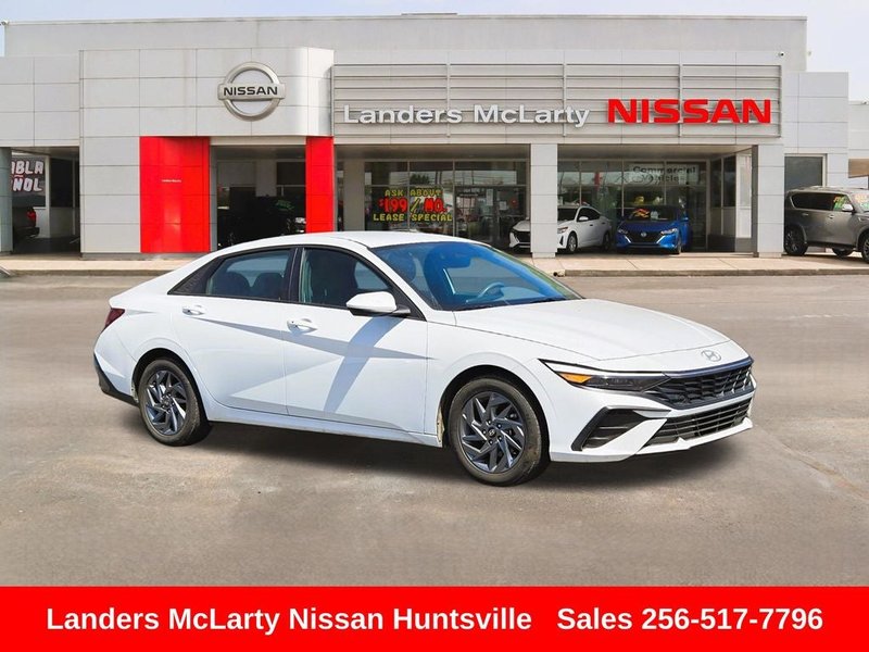 2024 Hyundai Elantra SEL — front three-quarter view