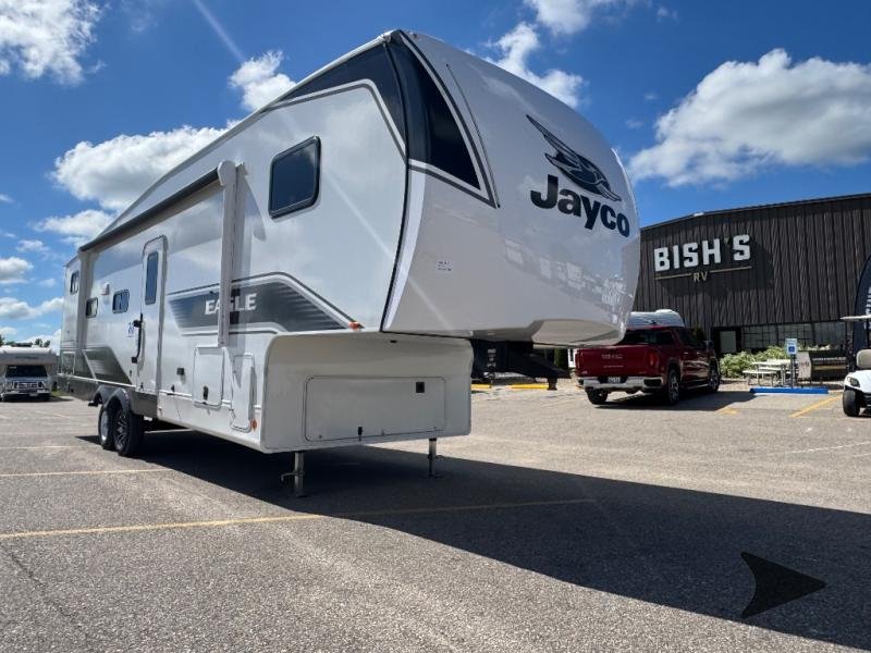 2026 Jayco Eagle SLE — front three-quarter view