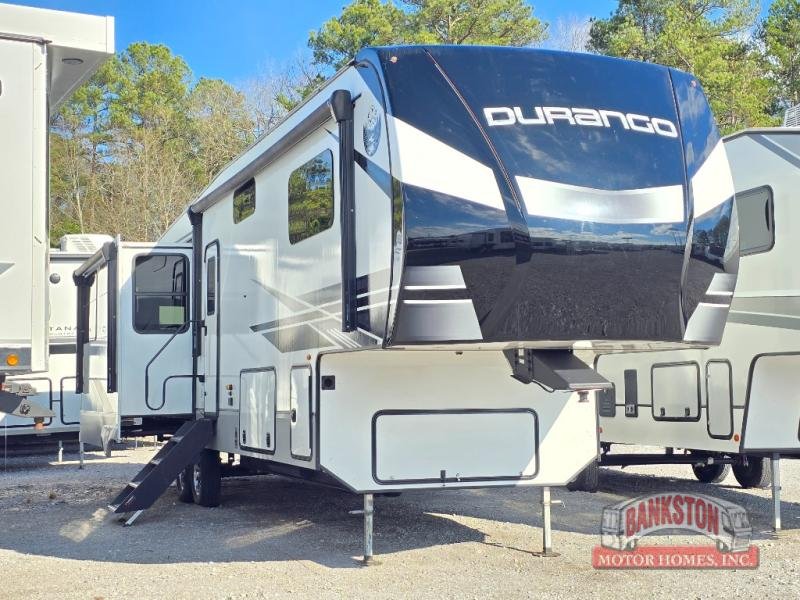 2023 Durango D333RLT — front three-quarter view