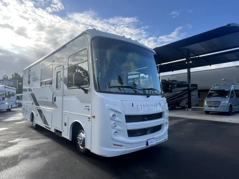 2025 Entegra VISION SE — front three-quarter view