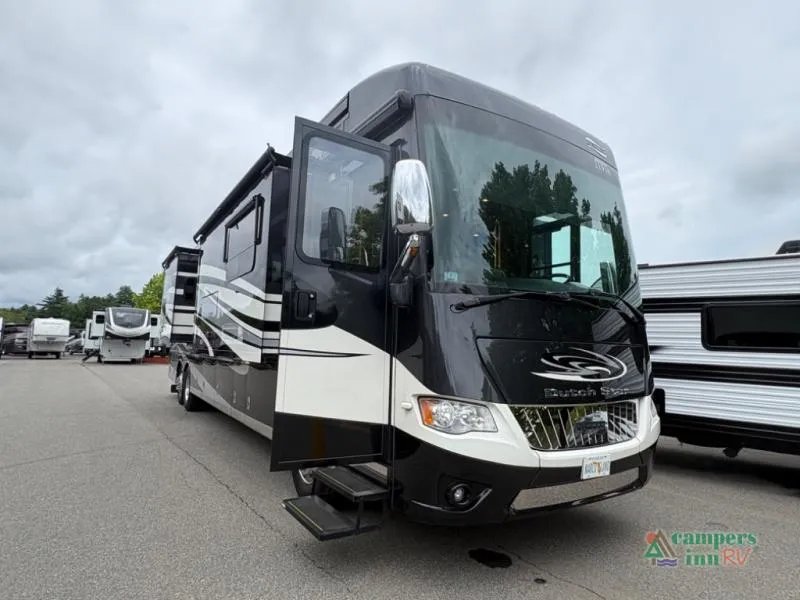 2016 Newmar Dutch Star — front three-quarter view