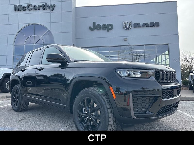2026 Jeep Grand Cherokee WLJH74 — front three-quarter view