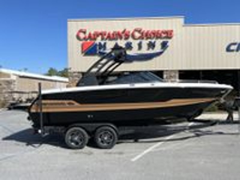2026 Chaparral 247 SSX — front three-quarter view