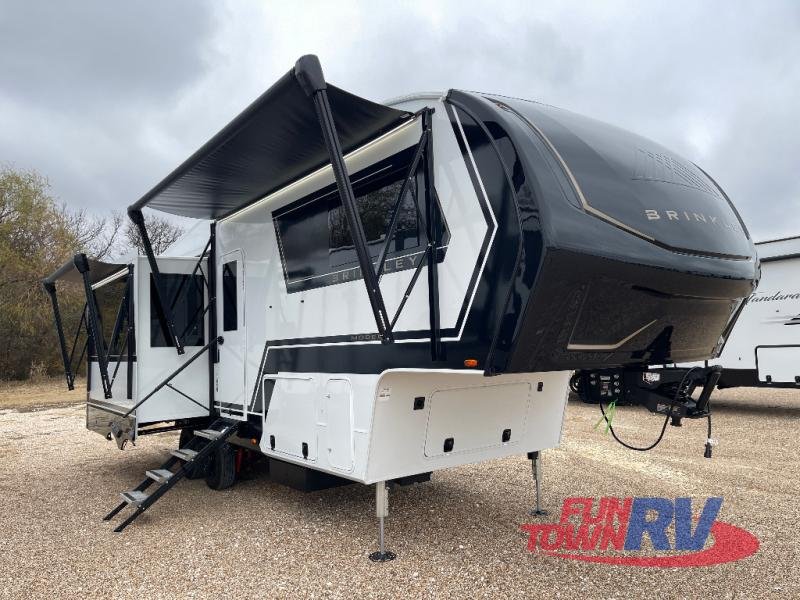 2026 Brinkley Model Z — front three-quarter view