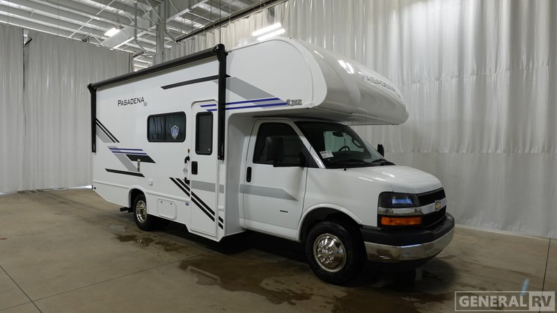 2026 Thor Motor Coach Pasadena SE — front three-quarter view