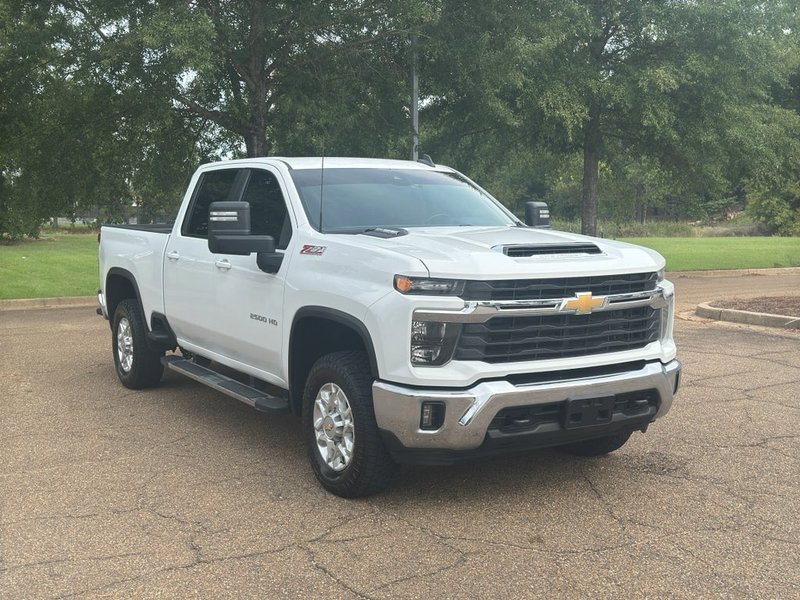 2024 Chevrolet Silverado 2500 HD CK20743 — front three-quarter view