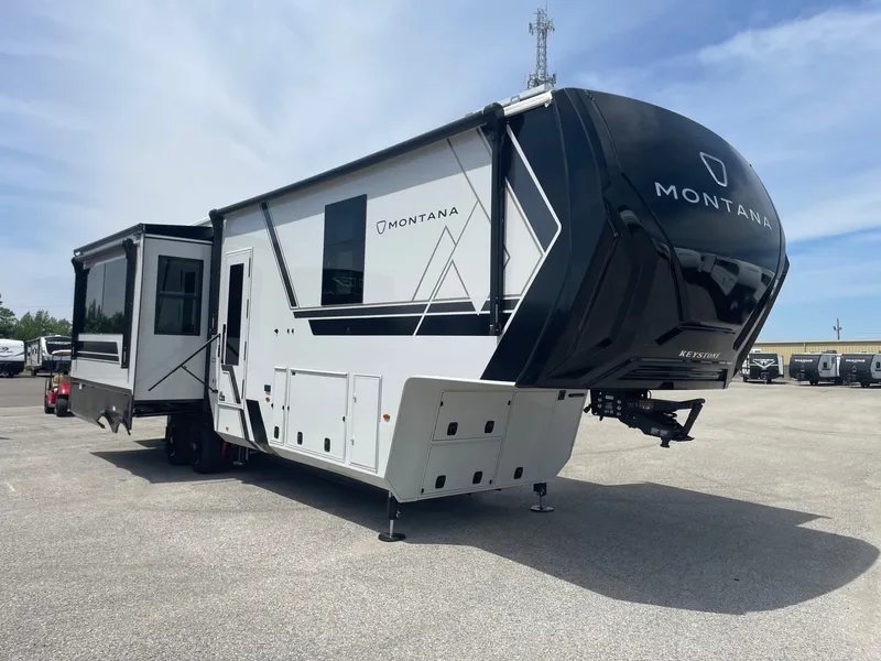 2026 Keystone RV Montana 3100RL — front three-quarter view