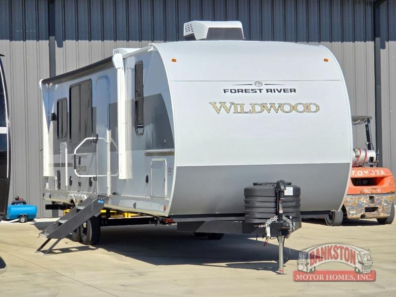 2026 Wildwood 27RKX — front three-quarter view