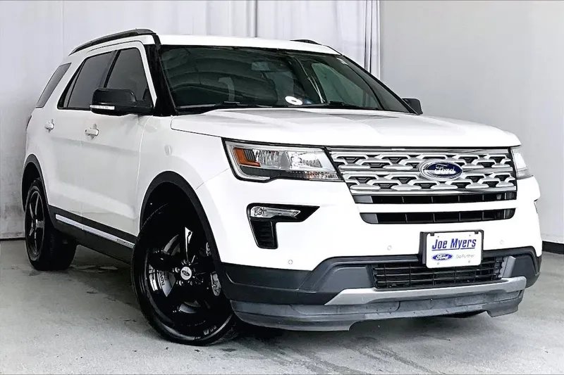 2019 Ford Explorer in White Platinum Metallic Tri-Coat — front three-quarter view