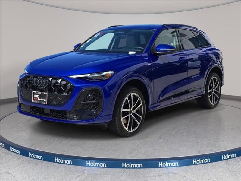 2026 Audi Q5 Premium Plus TFSI quattro S tronic — front three-quarter view