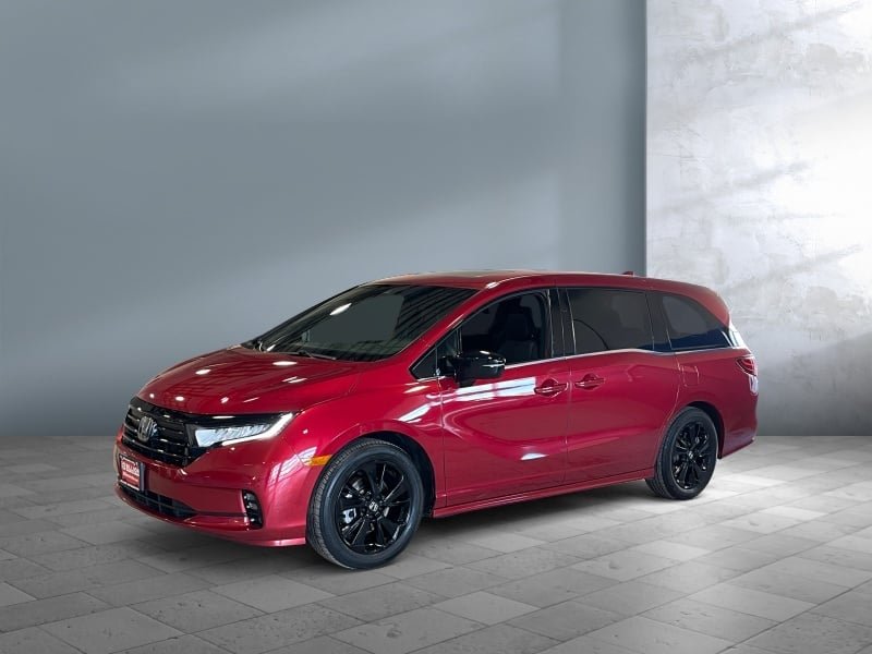 2024 Honda Odyssey — front three-quarter view