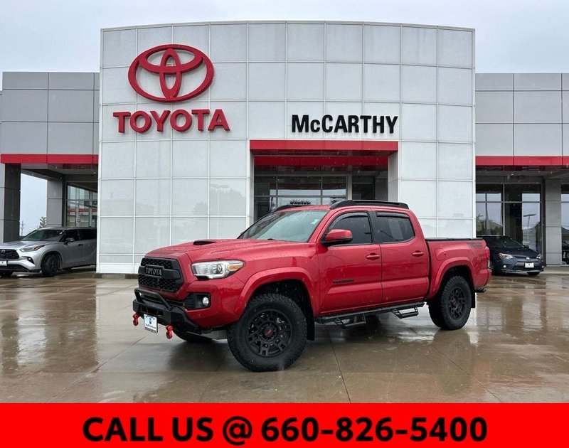 2016 Toyota Tacoma 7542 — front three-quarter view