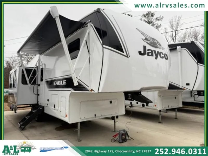 2026 Jayco Eagle SLE 30RLT — front three-quarter view