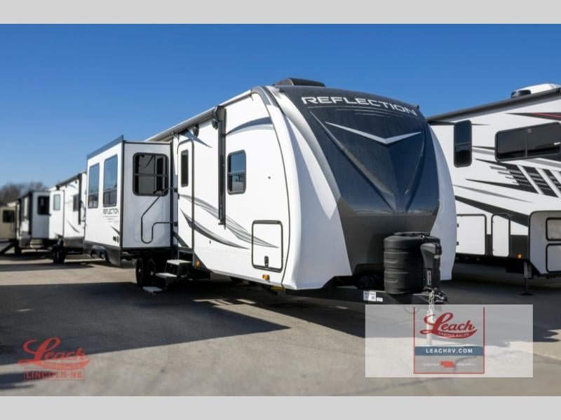 2023 Reflection 312BHTS — front three-quarter view