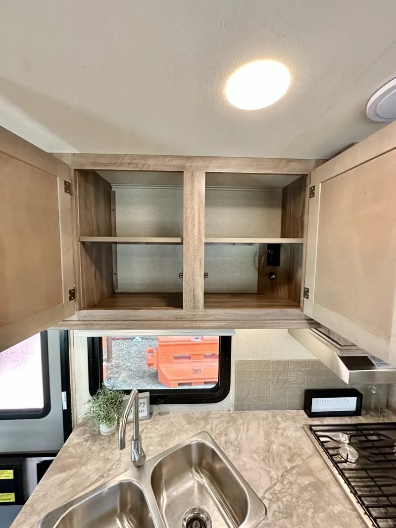 2019 Entegra Odyssey 26D — front three-quarter view