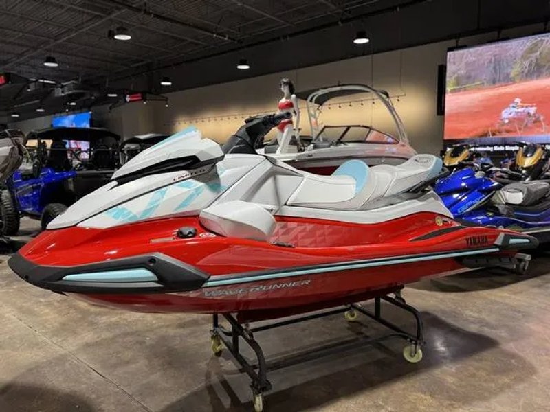 2025 Yamaha WaveRunners VX® Limited — front three-quarter view