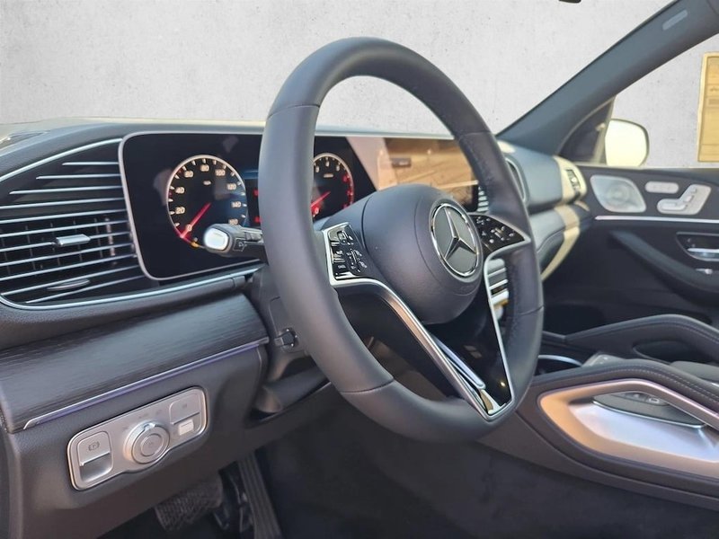 2026 Mercedes-Benz GLE 450 GLE 450 4MATIC ® SUV in Obsidian Black — front three-quarter view