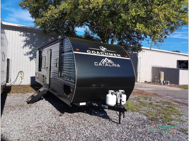 2026 Coachmen Catalina Summit Series 8 — front three-quarter view