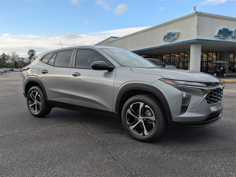 2026 Chevrolet Trax 1RS in Gray — front three-quarter view