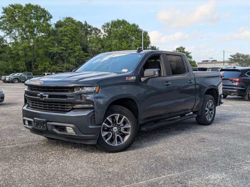2020 Chevrolet Silverado 1500 RST in Gray — front three-quarter view
