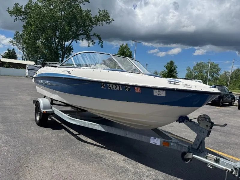 2012 Bayliner Bowrider 185 BR — front three-quarter view