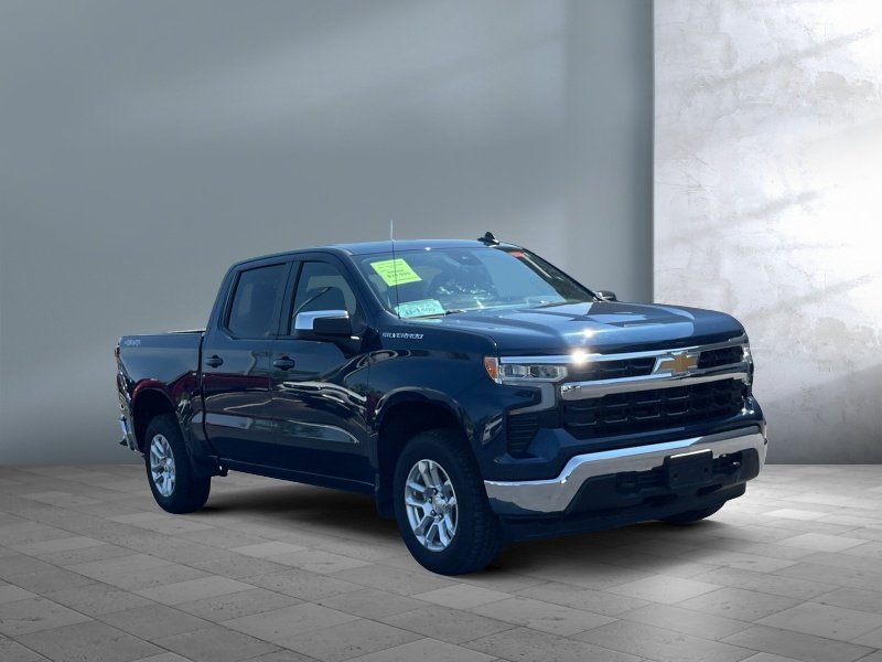 2022 Chevrolet Silverado 1500 — front three-quarter view