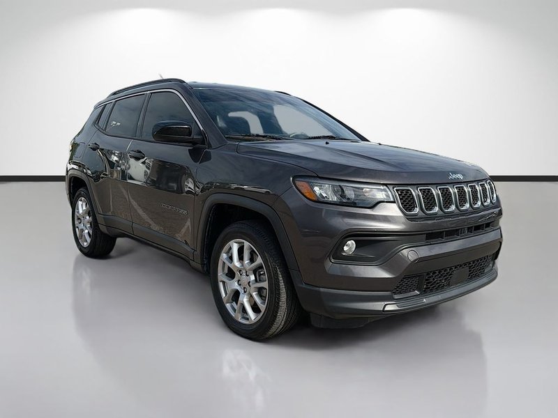 2023 Jeep Compass Latitude Lux in Gray — front three-quarter view